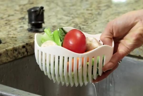 Gadgets d'Eve cuisine Saladio™ - bol coupeur de salade , fruits et légumes - en 60 secondes seulement